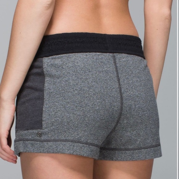 Lululemon All In Shorts (2015) RARE - Picture 5 of 6